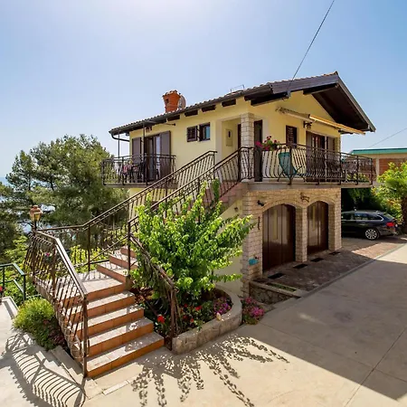Lovely In With Wifi Holiday home
